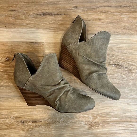 REPORT WEDGE BOOTIES SIZE 7 - Picture 1 of 8